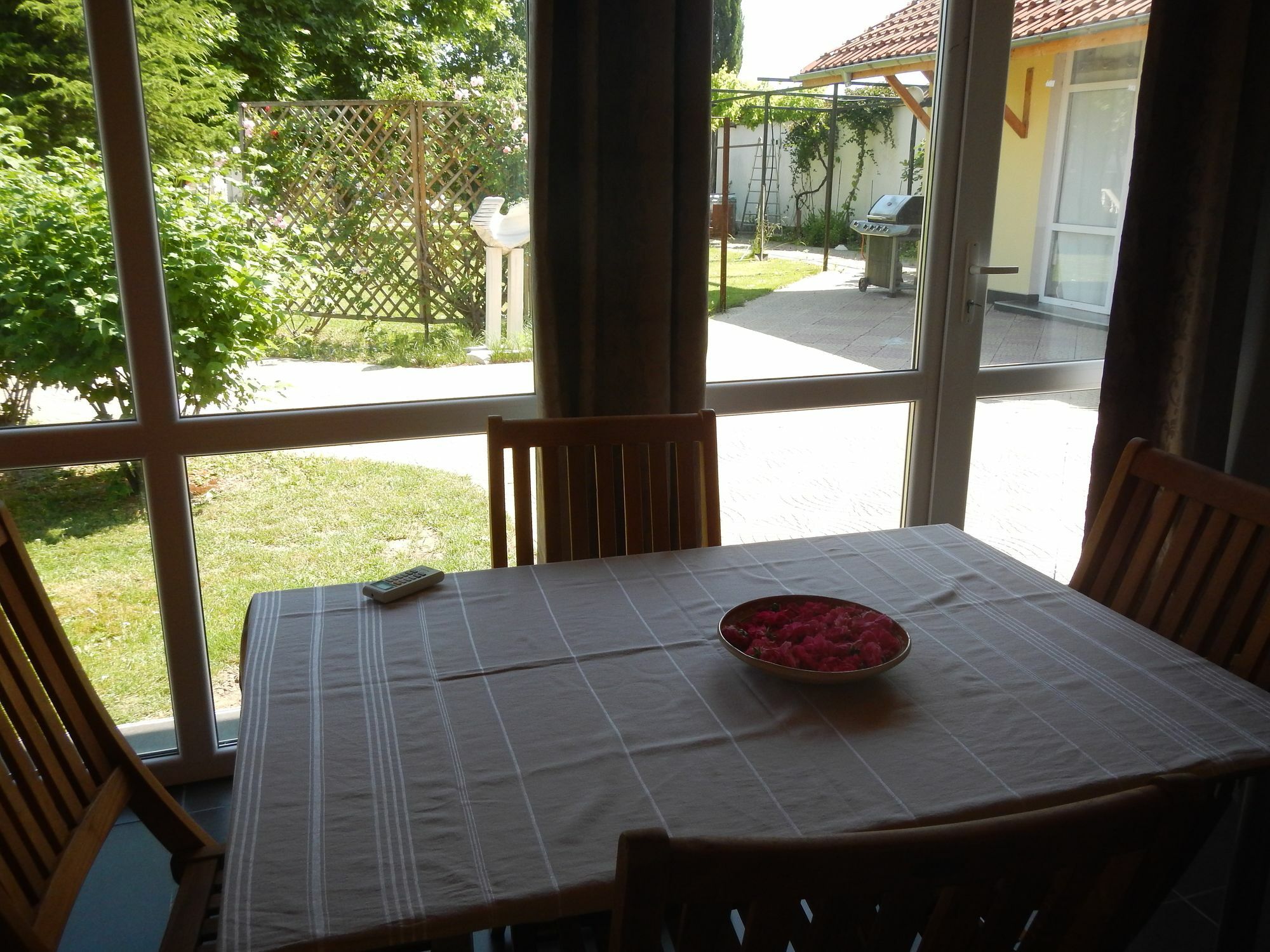 Galeria In The Garden Hotel Plovdiv Luaran gambar